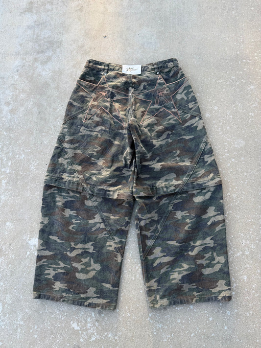 Darkwash camo logo pocket convertible jeans