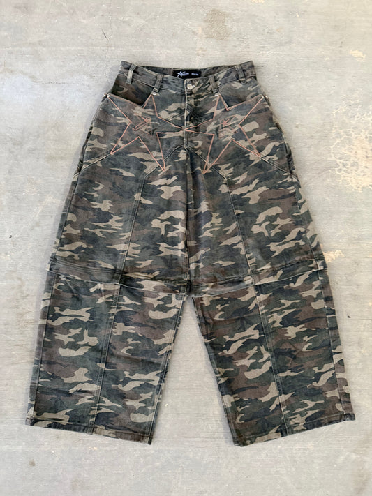 Medium wash camo logo pocket convertible jeans