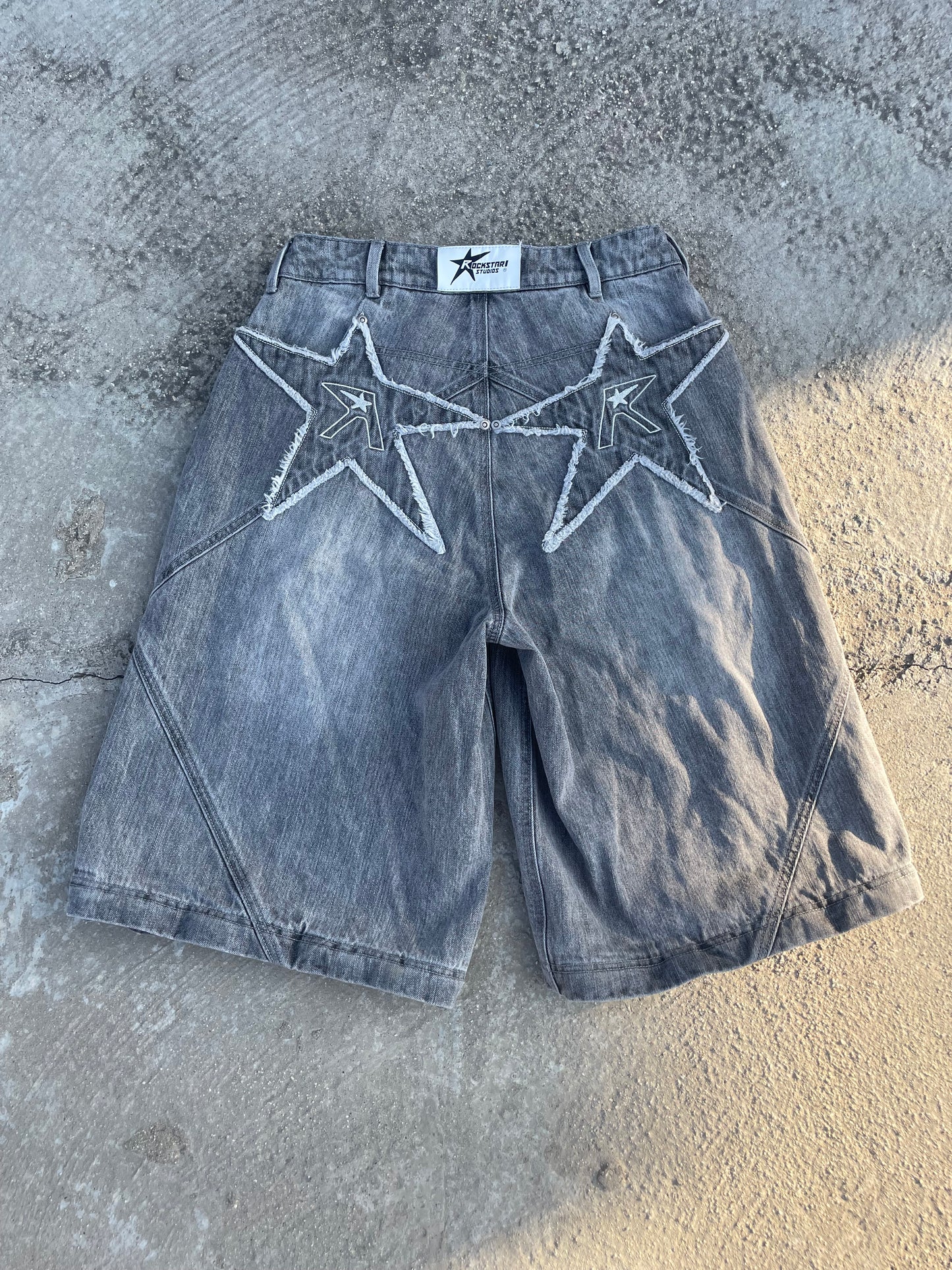 Logo pocket convertible jeans (grey)